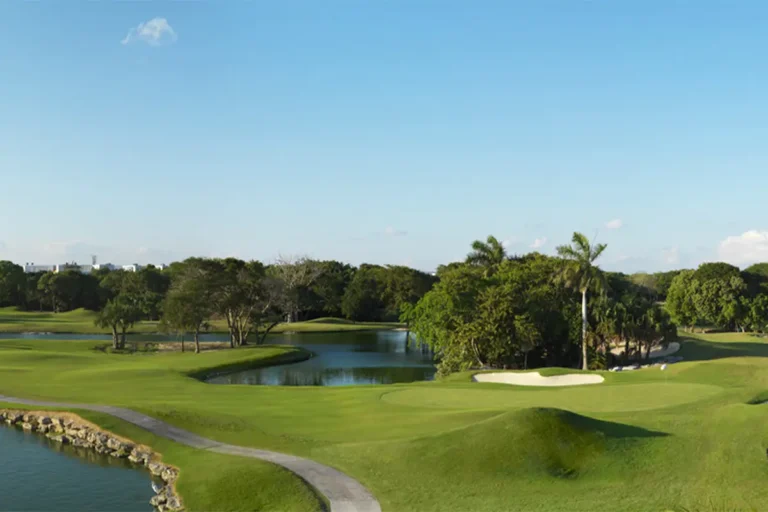 A wide angle view of the Hard Rock golf course.